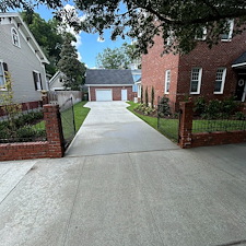 Beautiful-Brick-Home-in-The-Historic-District-of-Downtown-Wilmington-House-Washing-Concrete-Cleaning 1